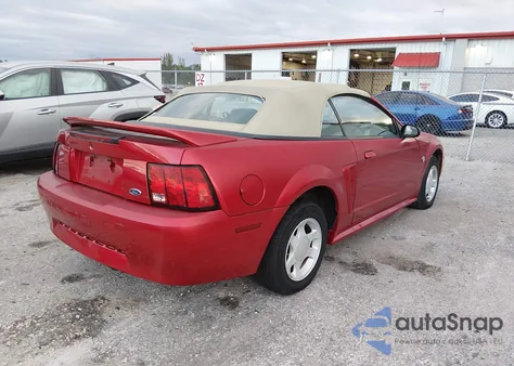 1999 Ford Mustang z USA, uszkodzony, nr VIN 1FAFP444XXF221757